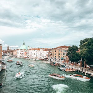 Incontri romantici a Venezia — Canal Grande e palazzi storici della Serenissima
